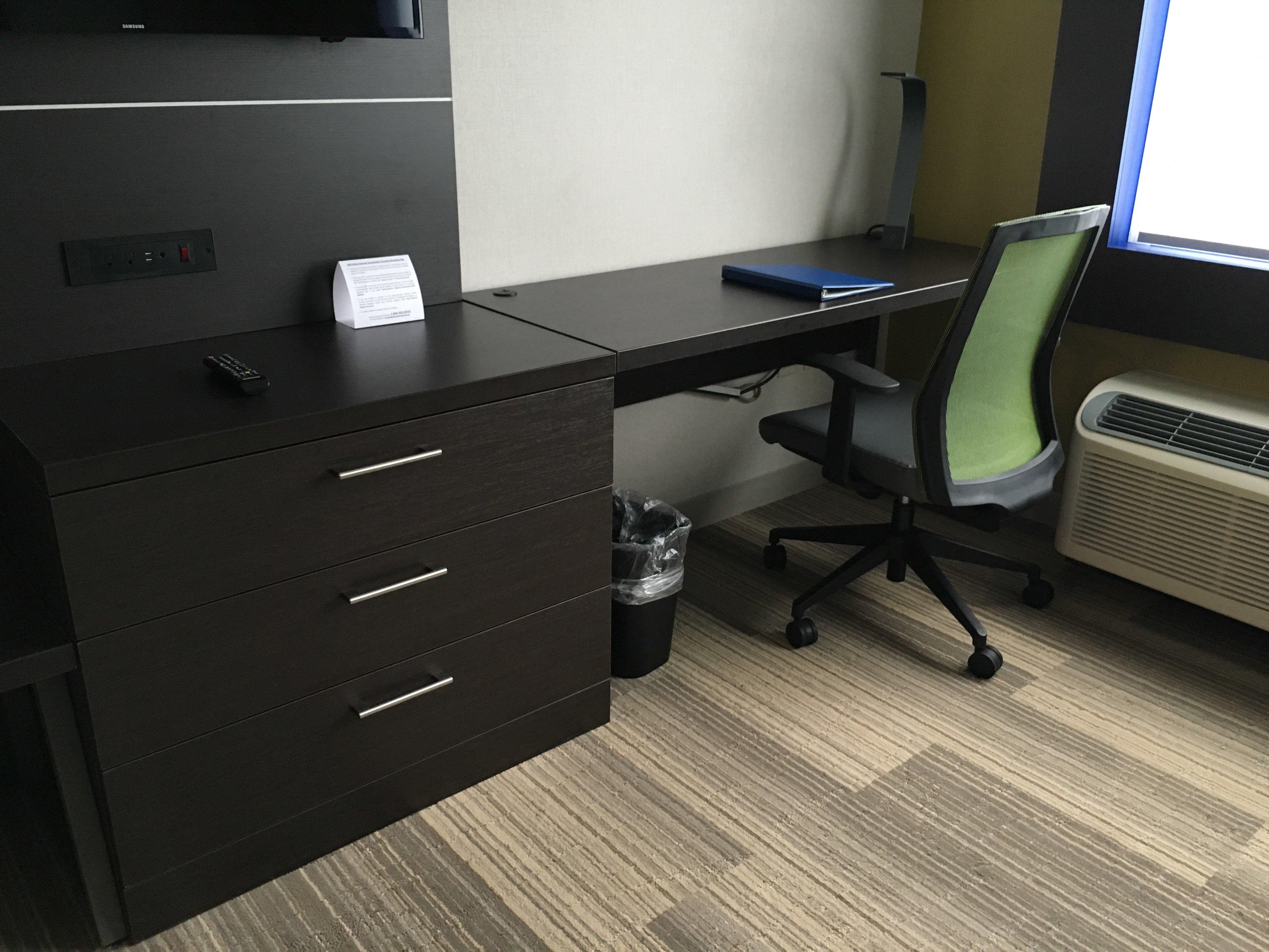 Holiday Inn Express & Suites Oswego By Ihg Buitenkant foto