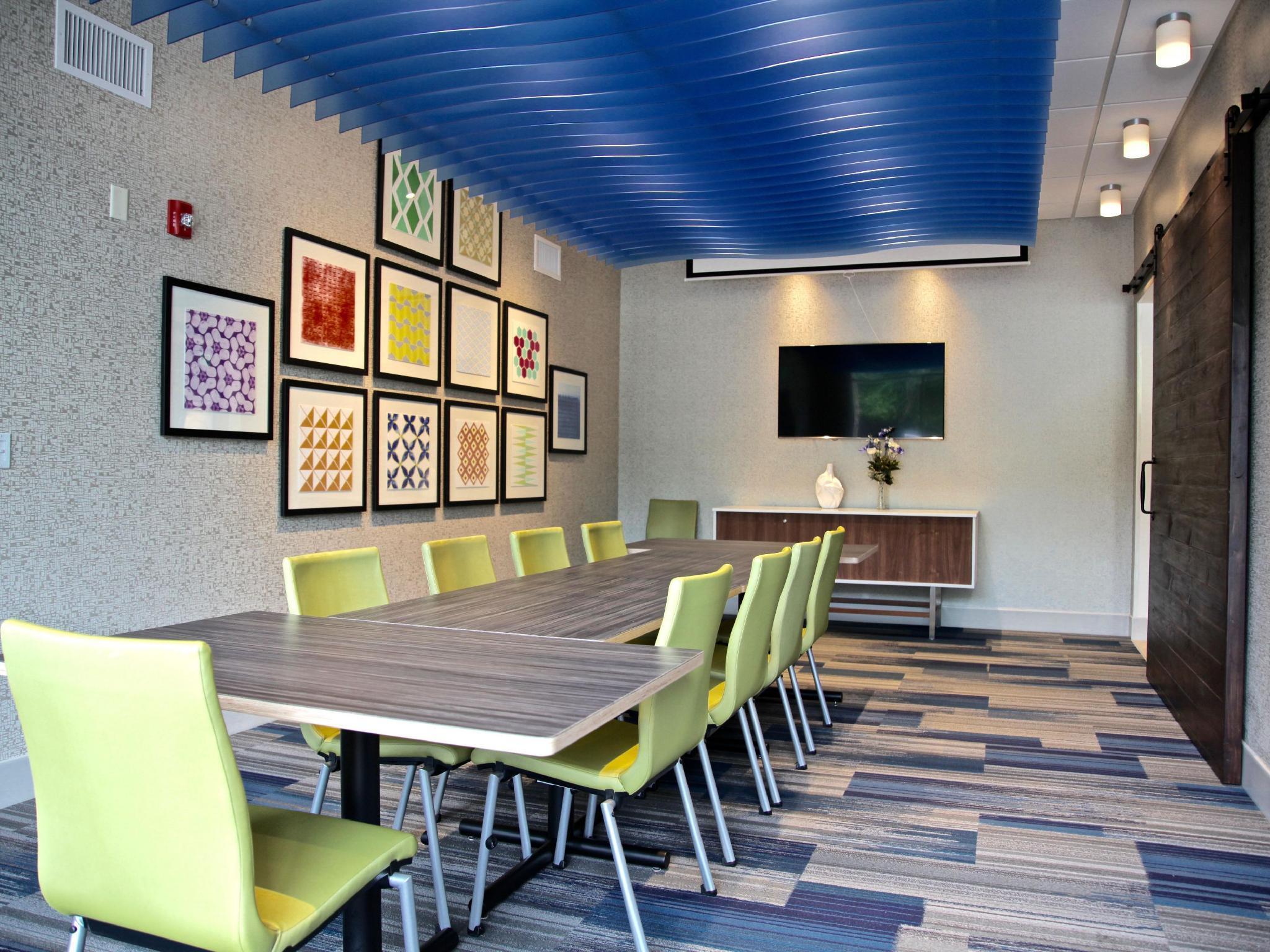 Holiday Inn Express & Suites Oswego By Ihg Buitenkant foto