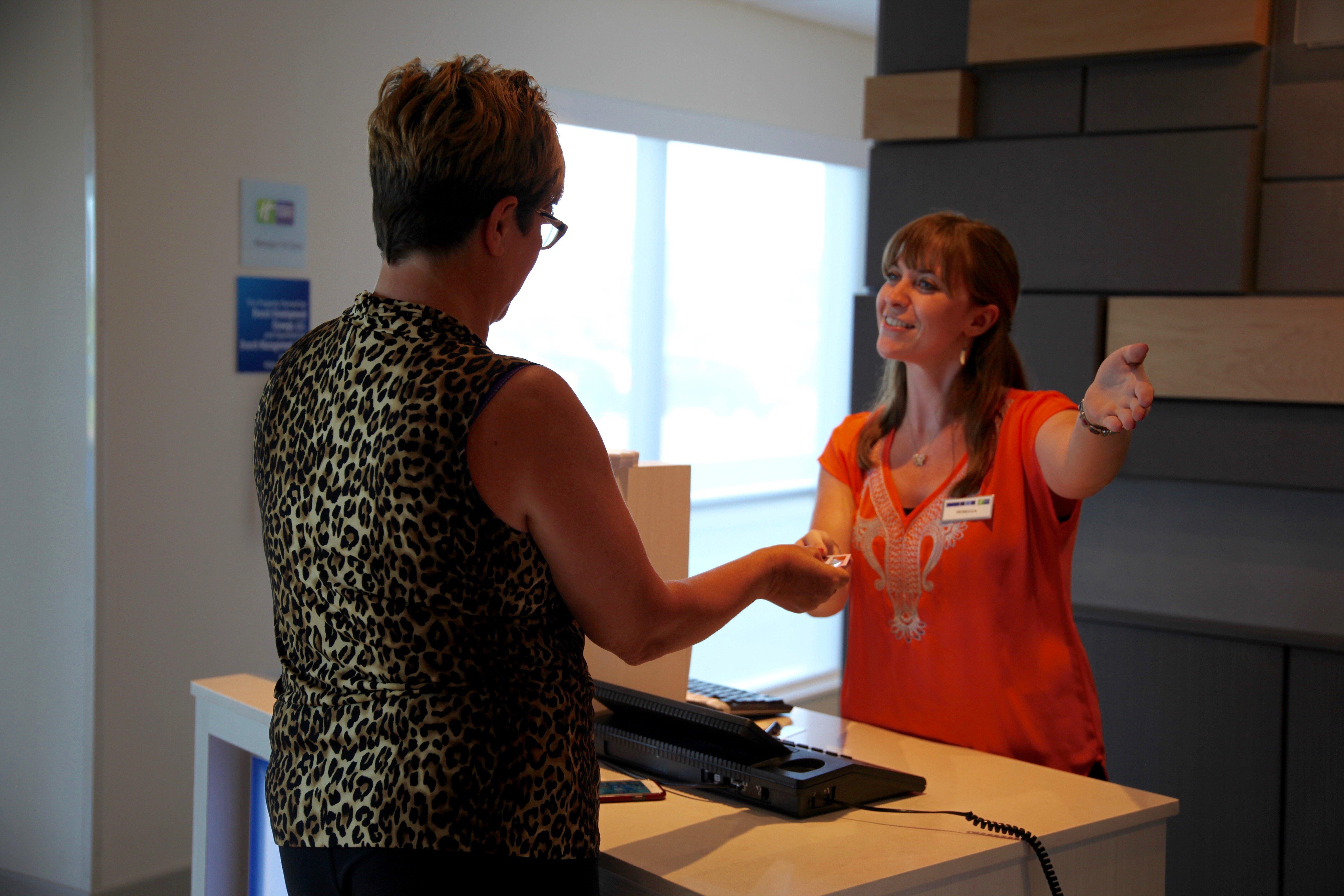 Holiday Inn Express & Suites Oswego By Ihg Buitenkant foto