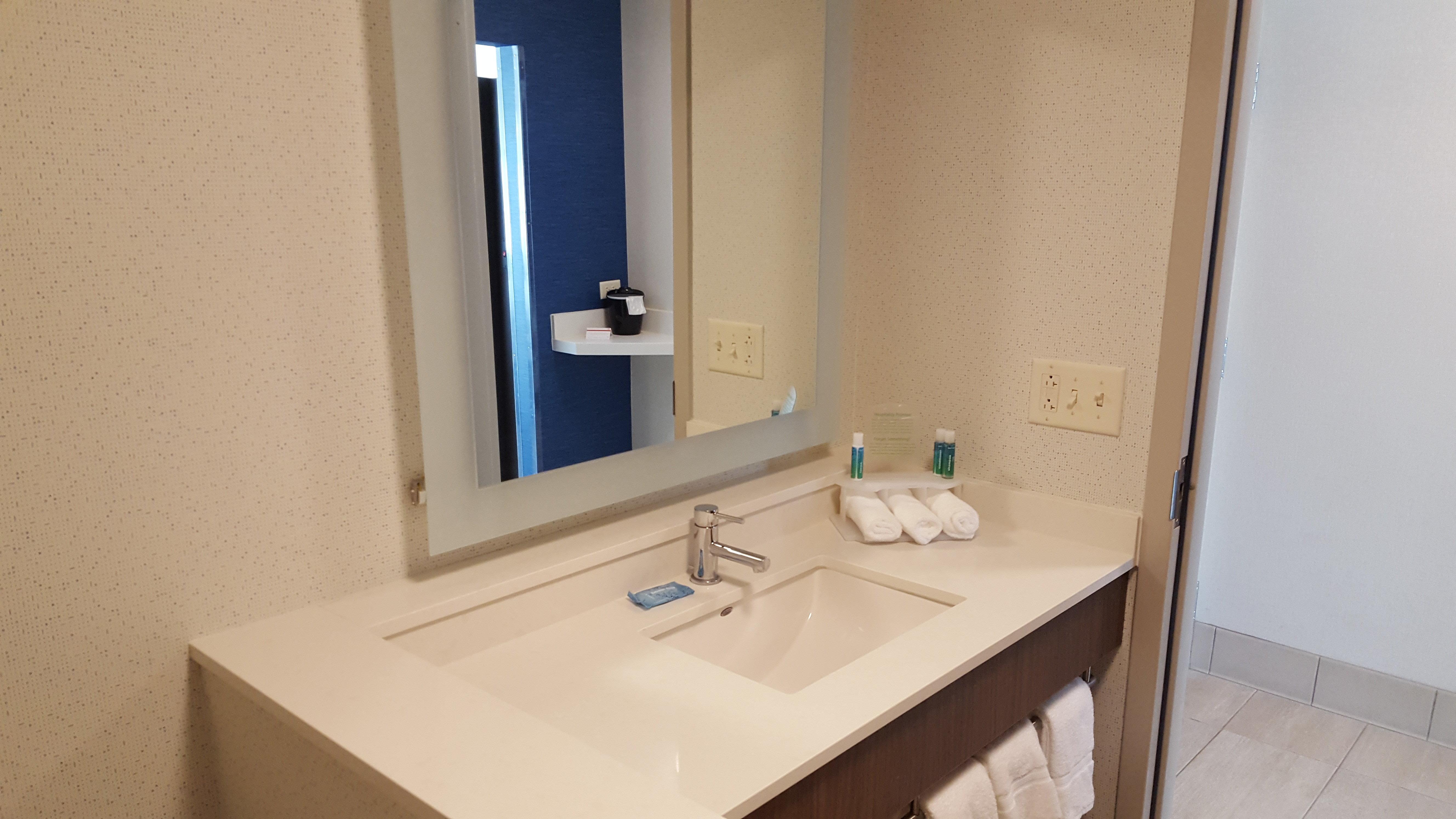 Holiday Inn Express & Suites Oswego By Ihg Buitenkant foto